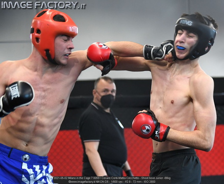 2021-05-02 Milano in the Cage 7 00551 Cesare Conti-Mattia Cecchetto - Shoot boxe Junior -66kg